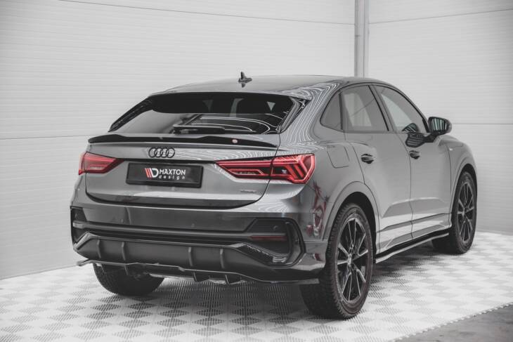 Central Rear Splitter (with vertical bars) Audi Q3 Sportback S-Line - immagine 2