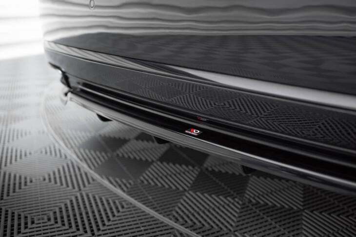 Central Rear Splitter (with vertical bars) Audi A8 D4 Facelift - immagine 3