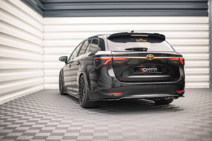 Central Rear Splitter (with vertical bars) Toyota Avensis Wagon Mk3 Facelift - immagine 3