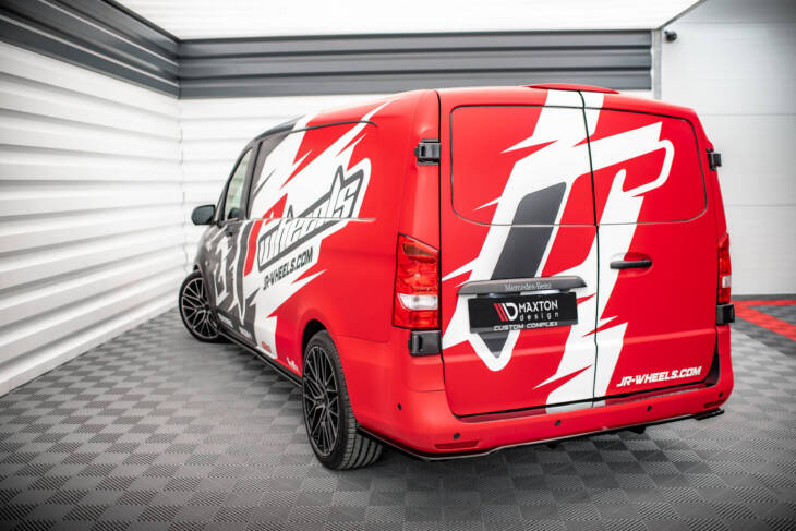 Central Rear Splitter (with vertical bars) Mercedes-Benz Vito W447 Facelift - immagine 3