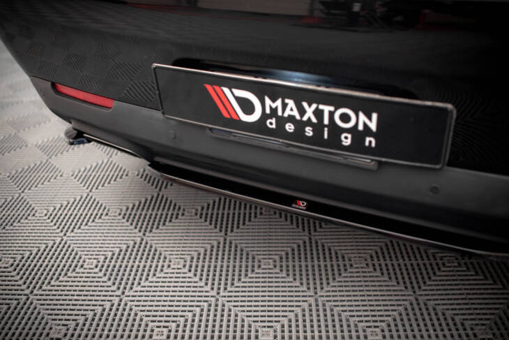Central Rear Splitter for Dodge Challenger RT Mk3 Facelift - immagine 2