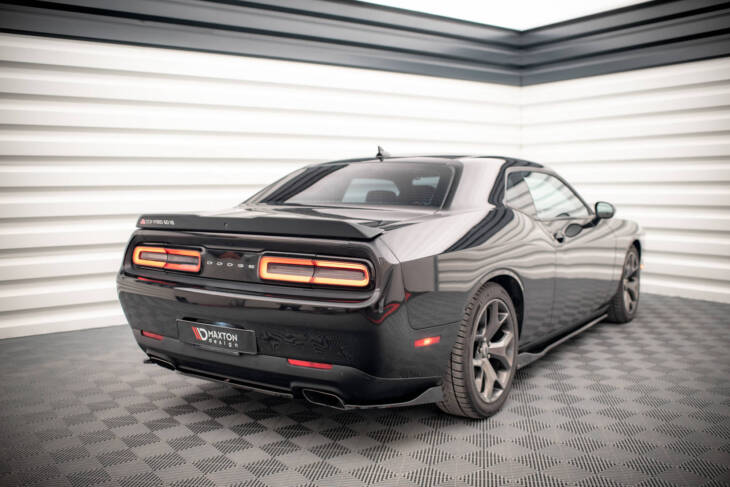 Central Rear Splitter for Dodge Challenger RT Mk3 Facelift - immagine 3