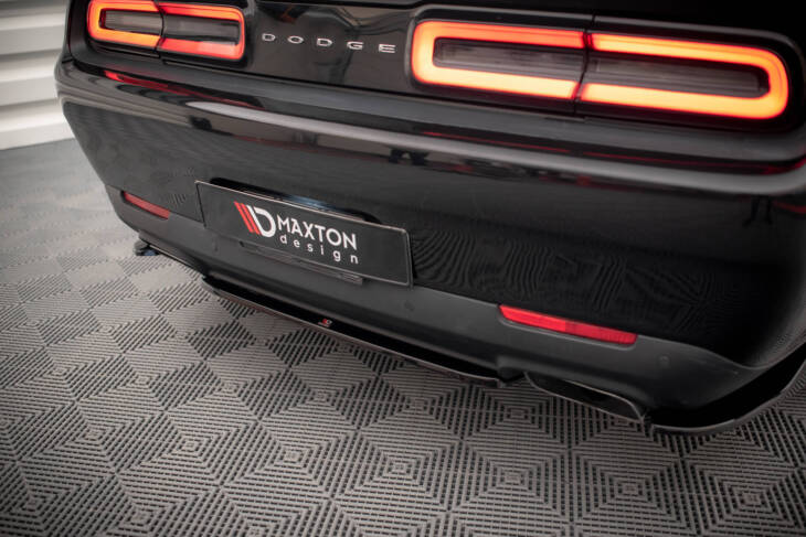 Central Rear Splitter for Dodge Challenger RT Mk3 Facelift - immagine 4