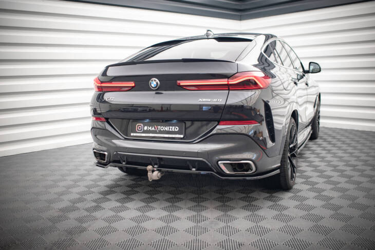 Central Rear Splitter (with vertical bars) V.3 BMW X6 M-Pack G06 - immagine 5