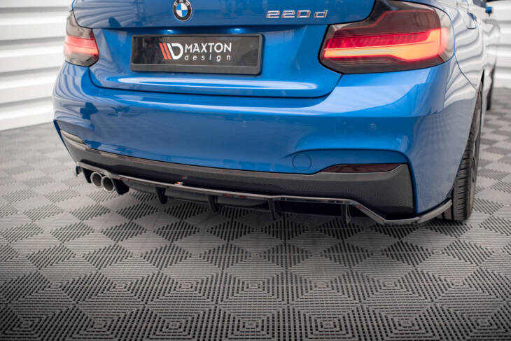 Central Rear Splitter (with vertical bars) BMW 2 M-Pack F22 - immagine 5
