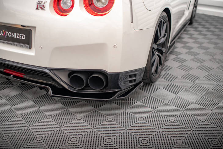 Central Rear Splitter (with vertical bars) Nissan GTR R35 Facelift - immagine 2