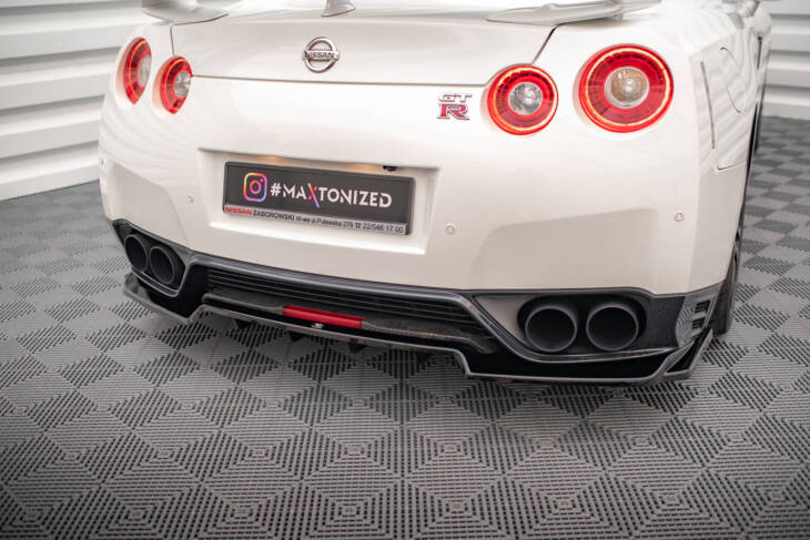 Central Rear Splitter (with vertical bars) Nissan GTR R35 Facelift - immagine 3