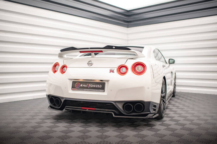 Central Rear Splitter (with vertical bars) Nissan GTR R35 Facelift - immagine 4