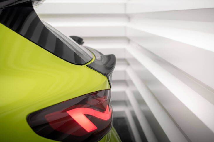 The extension of the rear window BMW 1 F40 M-Pack / M135i - immagine 2