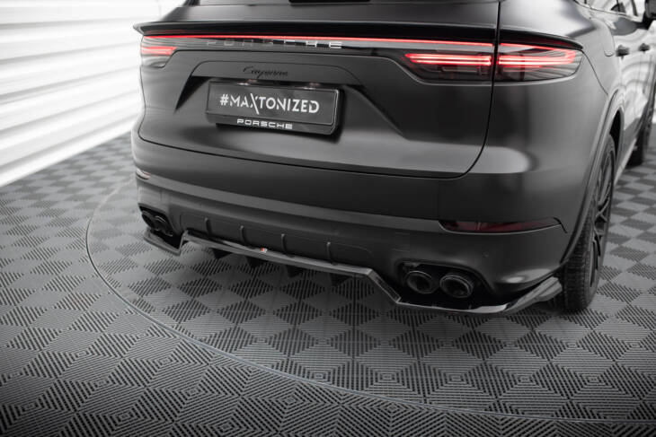 Central Rear Splitter (with vertical bars) Porsche Cayenne Sport Design Mk3 - immagine 4