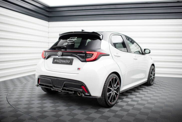 Central Rear Splitter (with vertical bars) Toyota Yaris GR Sport Mk4 - immagine 2