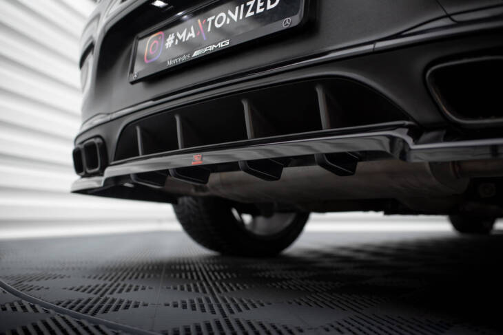 Central Rear Splitter (with vertical bars) Mercedes-AMG GLC 63 Coupe C253 Facelift - immagine 3