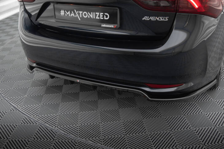 Central Rear Splitter (with vertical bars) Toyota Avensis Sedan Mk3 Facelift - immagine 4