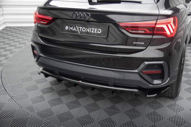 Central Rear Splitter (with vertical bars) Audi Q3 Sportback F3 - immagine 3