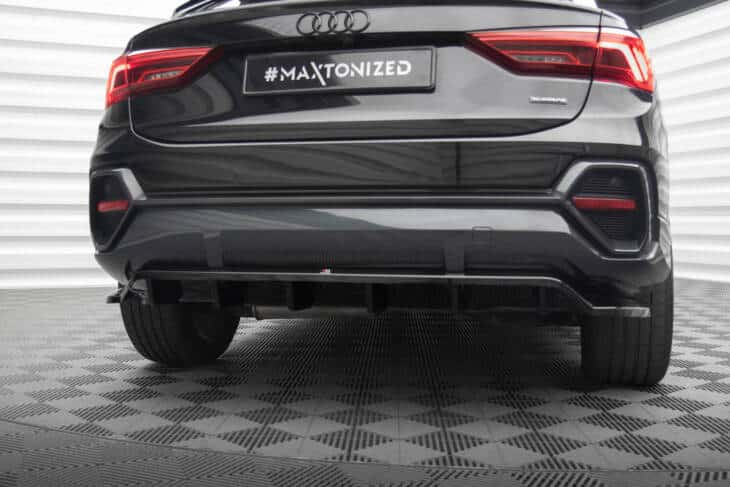 Central Rear Splitter (with vertical bars) Audi Q3 Sportback F3 - immagine 4