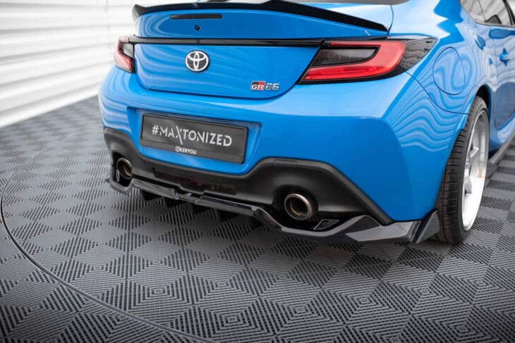 Central Rear Splitter (with vertical bars) V.3 Toyota GR86 Mk1 - immagine 3