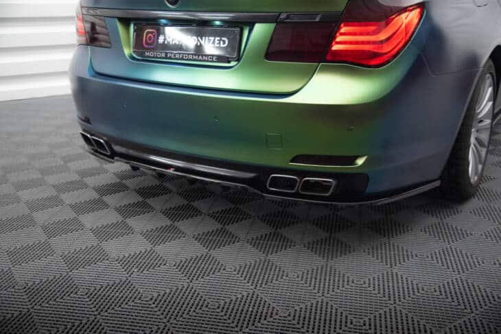 Central Rear Splitter (with vertical bars) BMW 7 F01 - immagine 3