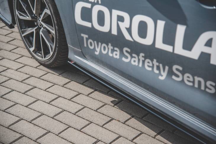 Side Skirts Diffusers Toyota Corolla XII Sedan - immagine 3