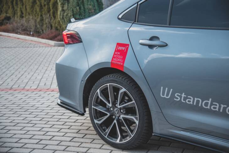 Rear Side Splitters Toyota Corolla XII Sedan - immagine 5