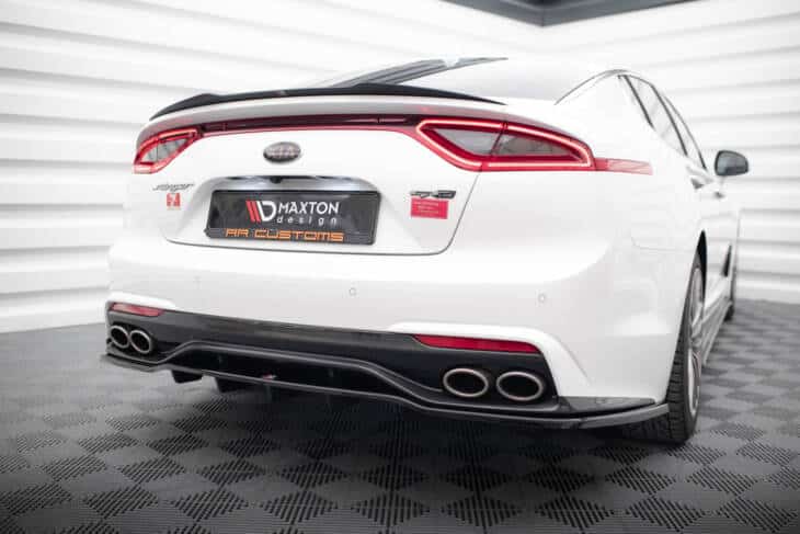 Central Rear Splitter (with vertical bars) Kia Stinger Mk1 - immagine 3
