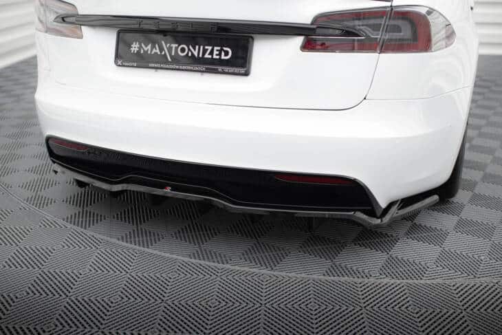 Central Rear Splitter (with vertical bars) V.2 Tesla Model S Plaid Mk1 Facelift - immagine 3
