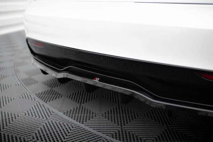 Central Rear Splitter (with vertical bars) V.2 Tesla Model S Plaid Mk1 Facelift - immagine 4